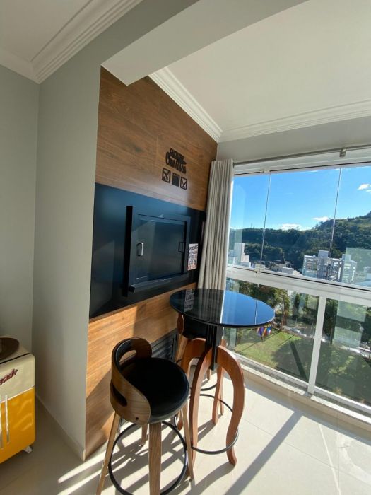 Ambientes integrados com excelente ilumina��o natural e vista livre.